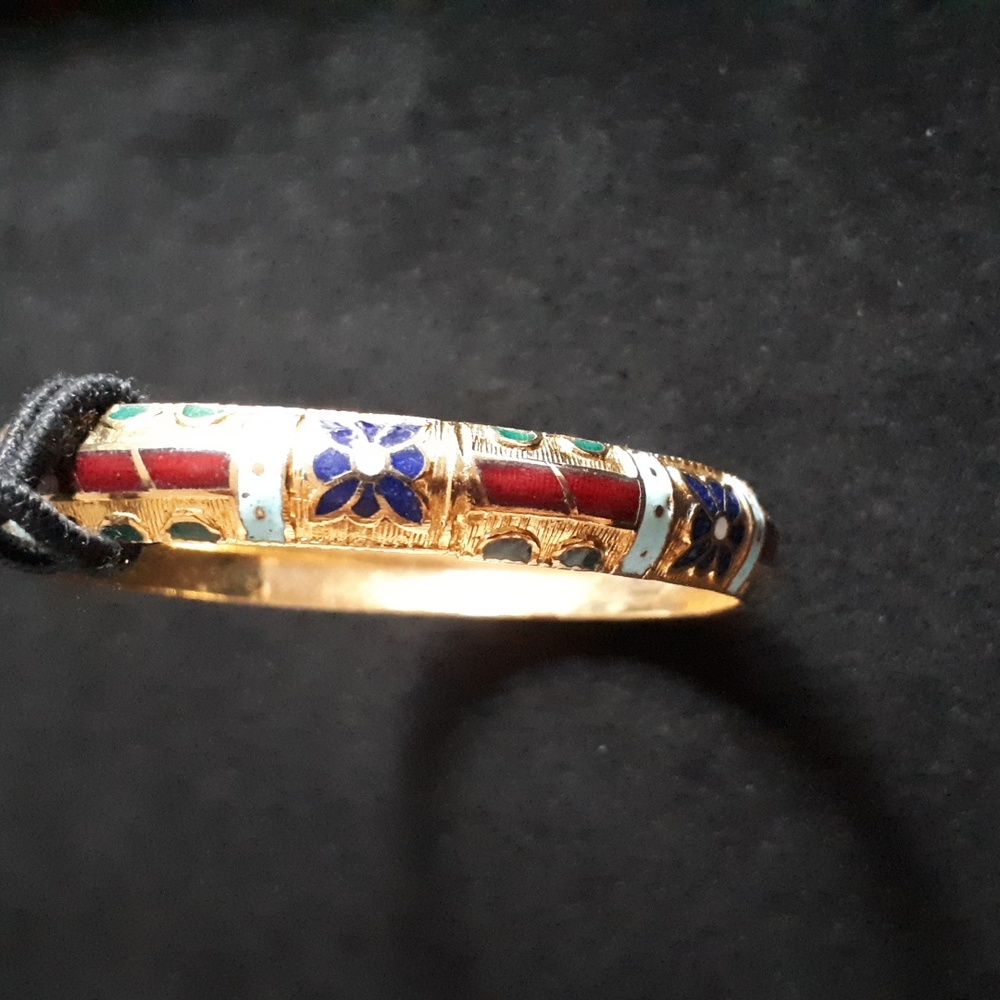 Elegant Gold tone Bangle Bracelet with Colourful Inset Enamel - Picture 6 of 7